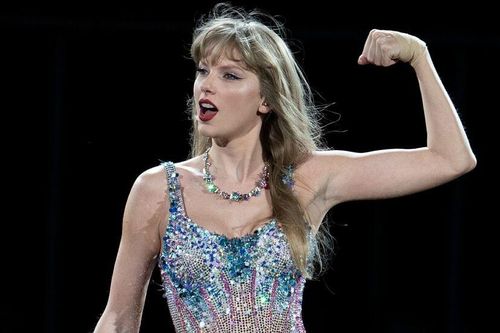 Taylor Swift bị phát tán ảnh khỏa thân giả