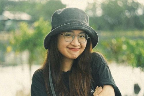 Những người trẻ khổ sở vì cận thị 8-9 độ