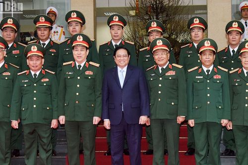 Thủ tướng Phạm Minh Chính thăm, chúc Tết cán bộ Tổng cục II - Bộ Quốc phòng