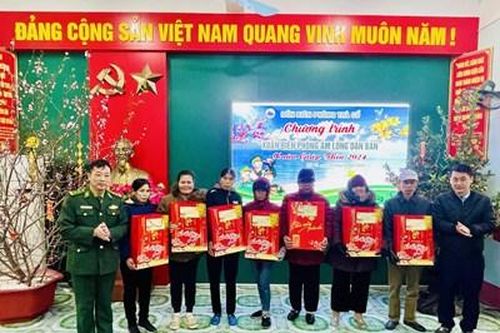 Quảng Ninh: Ấm áp Xuân Biên phòng tại khu vực biên giới