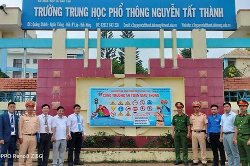 Đắk R'lấp huyện đầu tiên hoàn thành việc xây dựng, nhân rộng mô hình 'Cổng trường an toàn giao thông' tại 100% trường học trên địa bàn