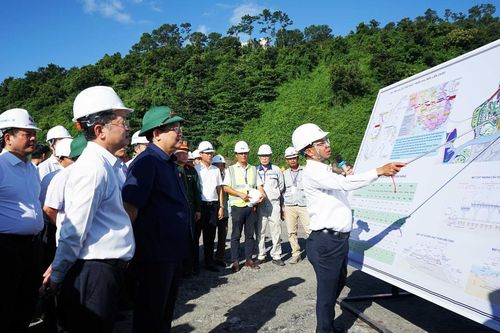 Nhịp Xuân trên cảng biển tương lai