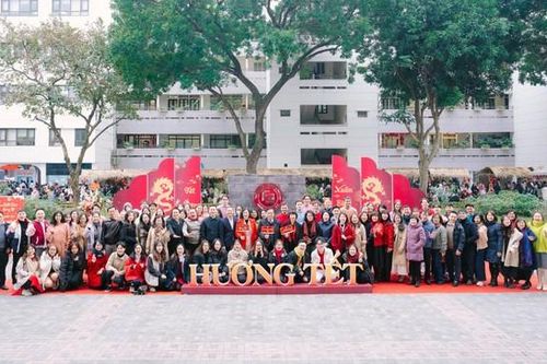 Rộn ràng đón Tết sum vầy, vui Xuân bình an 2024 cùng Trường Đại học Ngoại thương
