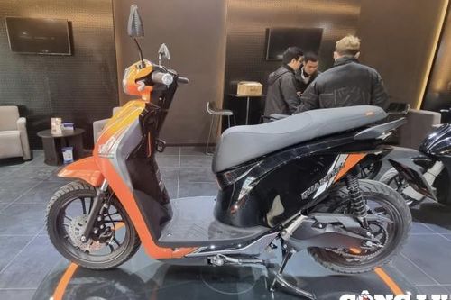 Cận cảnh xe máy điện Dat Bike Quantum