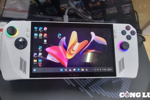Cận cảnh máy chơi game ASUS ROG Ally Z1 Extreme