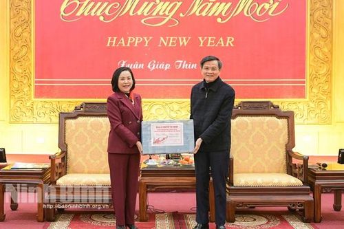 Trưởng Ban Công tác đại biểu Quốc hội Nguyễn Thị Thanh thăm, chúc Tết tại Ninh Bình