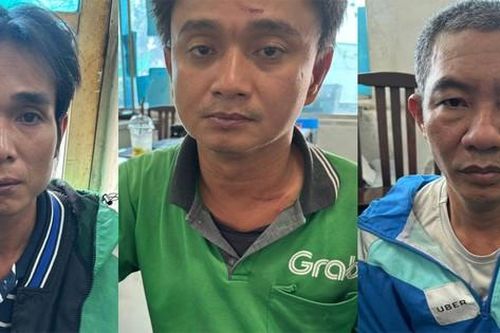 Bắt băng dàn cảnh móc túi trên xe buýt ở TPHCM