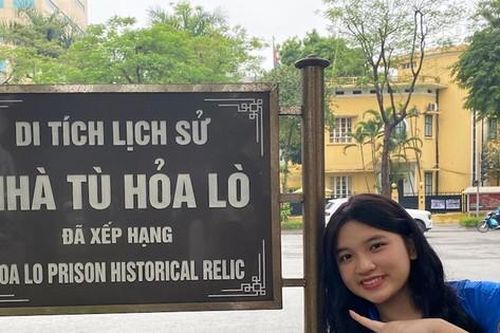 Nữ sinh Ngoại thương làm đại sứ địa chỉ đỏ Hà Nội