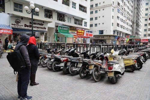 Hơn 200 xe mô tô, xe gắn máy 'vô chủ' ở một khu chung cư
