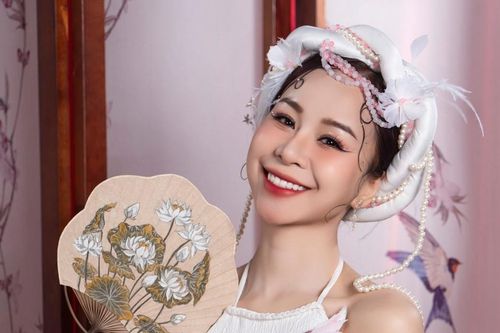 Dương Cầm vào vai thầy bói trong MV mới của ca sĩ Hồng Duyên