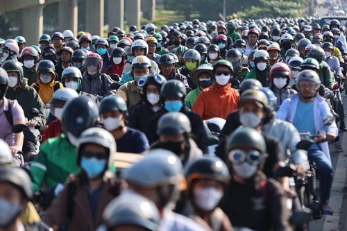 Tai nạn trên cầu Sài Gòn, cửa ngõ vào trung tâm TP.HCM kẹt cứng