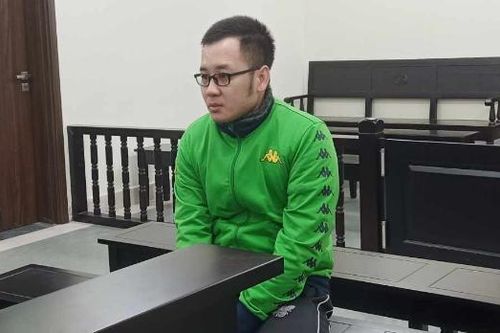 Thợ cắt tóc ở Hà Nội đâm đồng nghiệp trọng thương khi đang phục vụ khách