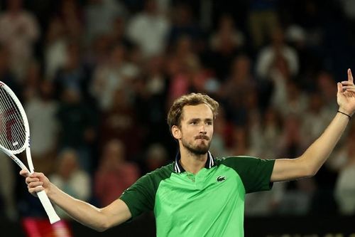 Medvedev ngược dòng hạ Zverev, lần thứ 3 vào chung kết Australian Open