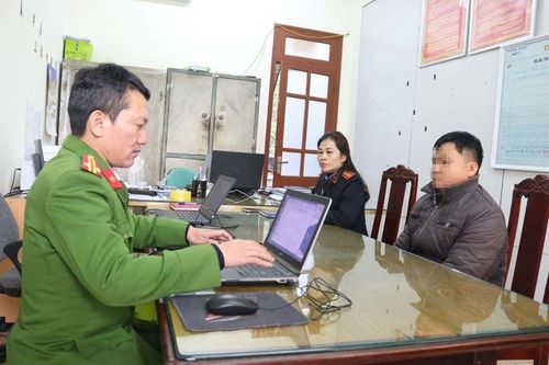 Bắt giữ khẩn cấp nhiều đối tượng trong đường dây đánh bạc quy mô liên tỉnh