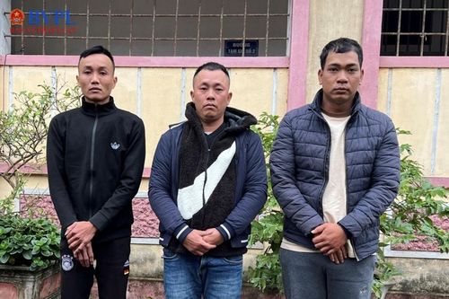 Bắt nhóm đối tượng thế chấp điện thoại 'dởm' để chiếm đoạt tài sản