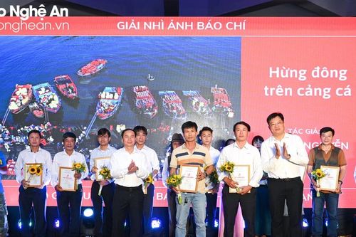 Sát cánh trên mọi chặng đường cùng báo Đảng