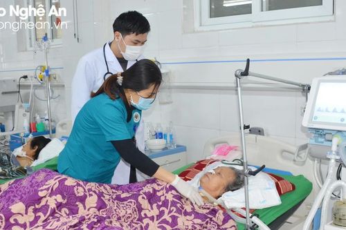 Bệnh viện ở Nghệ An triển khai các giải pháp chống rét cho bệnh nhân