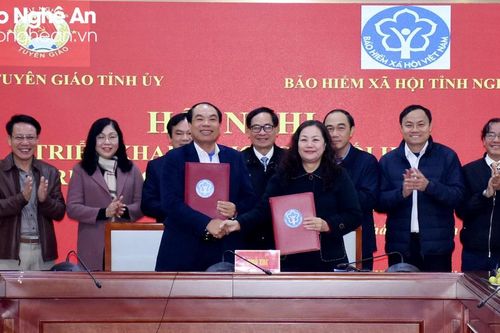 Nghệ An ký kết phối hợp tuyên truyền chính sách bảo hiểm xã hội, bảo hiểm y tế