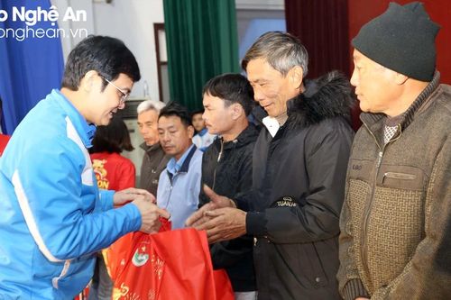 Trung ương Đoàn tổ chức chuỗi hoạt động 'Tết sẻ chia, năm Rồng khởi sắc' tại Nghệ An