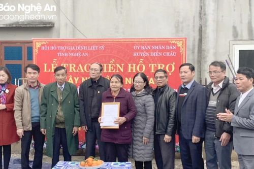 Trao 150 triệu đồng hỗ trợ xây dựng nhà tình nghĩa ở Đô Lương và Diễn Châu