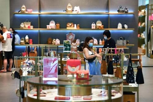 Các thương hiệu hàng xa xỉ điều chỉnh chiến lược tại Trung Quốc