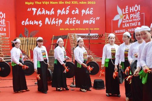 'Văn chương sẽ nhân lên niềm tin và sự hy vọng vượt qua những chênh vênh'