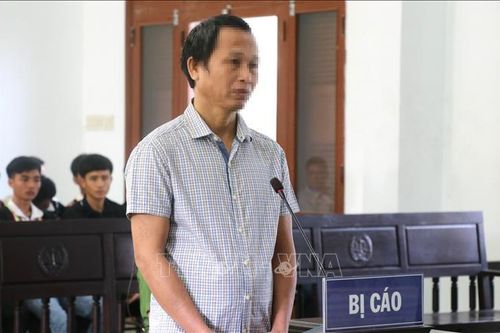 Tuyên phạt tù đối tượng lợi dụng các quyền tự do dân chủ xâm phạm lợi ích Nhà nước