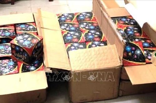 Bắt quả tang vụ vận chuyển pháo nổ trong đêm