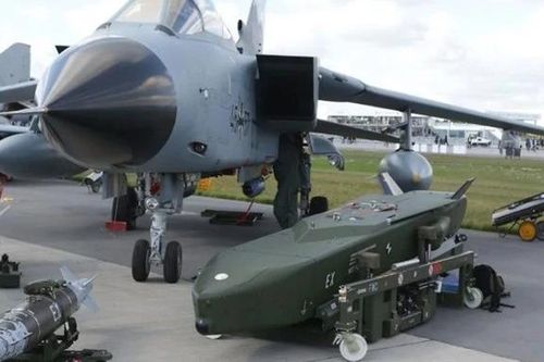 Đức trăn trở tìm cách viện trợ tên lửa tầm xa cho Ukraine?