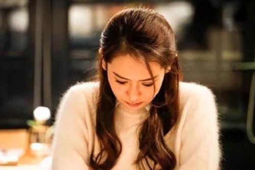 Thuê người dọn nhà trước Tết, tôi rối bời khi phát hiện bí mật của chồng
