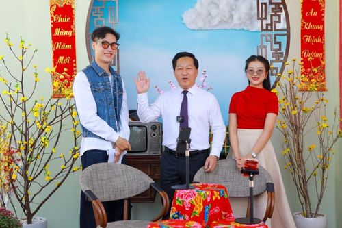Nhộn nhịp chợ Tết trực tuyến đầu tiên ở TP HCM
