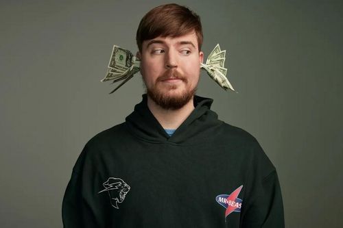 Youtuber giàu nhất thế giới tặng 250.000 USD cho người theo dõi