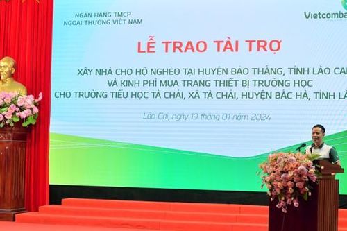 Vietcombank tài trợ xây nhà cho người nghèo và mua trang thiết bị trường học tại tỉnh Lào Cai
