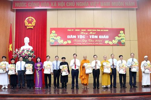 An Giang họp mặt đại diện Dân tộc – Tôn giáo, người có uy tín tiêu biểu