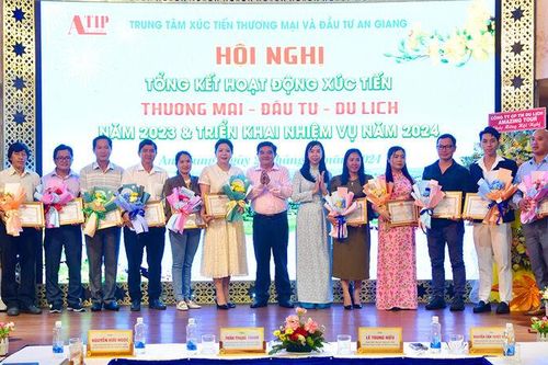 Đẩy mạnh công tác xúc tiến thương mại, đầu tư và du lịch