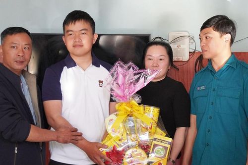 Thanh niên Gia Lai tình nguyện lên đường bảo vệ Tổ quốc