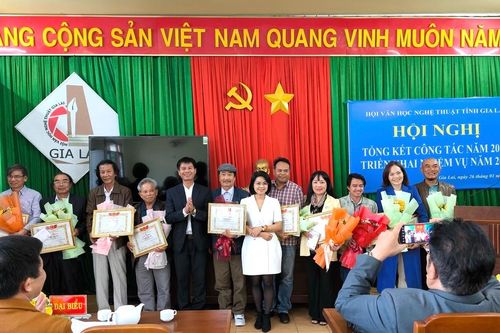Hội Văn học Nghệ thuật Gia Lai: Khen thưởng 15 hội viên có thành tích xuất sắc