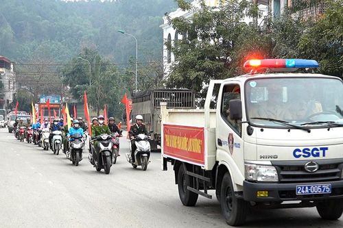 Bảo Thắng phát động ra quân Năm an toàn giao thông 2024