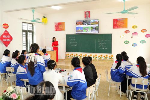 Tổ chức chuyên đề cấp tỉnh ứng dụng công nghệ số trong tiết dạy môn Lịch sử và Địa lý lớp 7