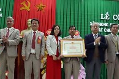 Phong Sơn đạt chuẩn nông thôn mới