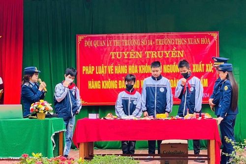 Cục QLTT Thanh Hóa: Tuyên truyền phổ biến pháp luật cho các em học sinh