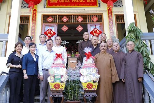 Ban Trị sự Phật giáo Q.Bình Thạnh tiếp đoàn lãnh đạo quận nhà đến chúc Tết