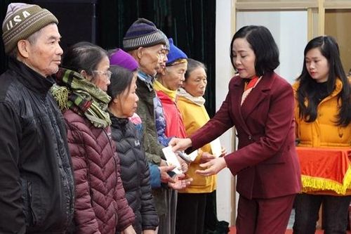 Trưởng Ban Công tác đại biểu Nguyễn Thị Thanh thăm, chúc Tết tại Ninh Bình
