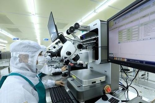 Trước động thái hạn chế đầu tư ra nước ngoài của các nước, Việt Nam cần làm gì để giữ 'sóng' FDI?
