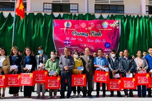 Hội Khuyến học tỉnh Lâm Đồng trao 155 suất quà Tết tặng học sinh, sinh viên, giáo viên