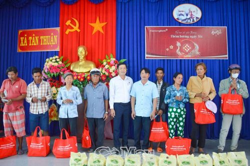 'San sẻ yêu thương - Thêm hương ngày Tết'