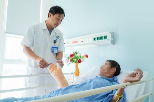 Cứu bệnh nhân U90 bị mất toàn bộ da mu bàn chân