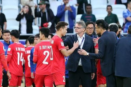 VFF vẫn đặt niềm tin vào huấn luyện viên Philippe Troussier