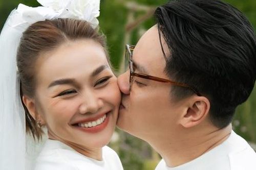 Thanh Hằng tận hưởng cuộc sống vợ chồng son