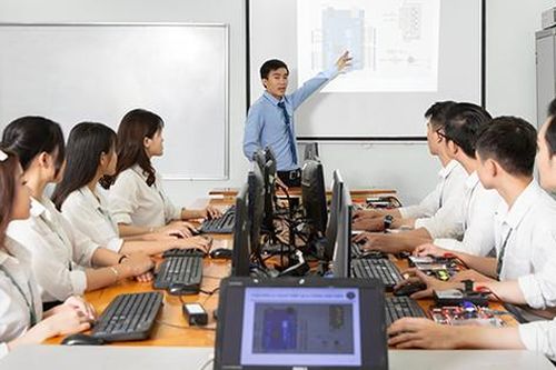 Muốn có thu nhập cao sau ra trường, các sĩ tử nhất định phải tham khảo 4 ngành sau đây
